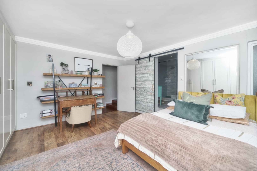 6 Bedroom Property for Sale in Northcliff Western Cape